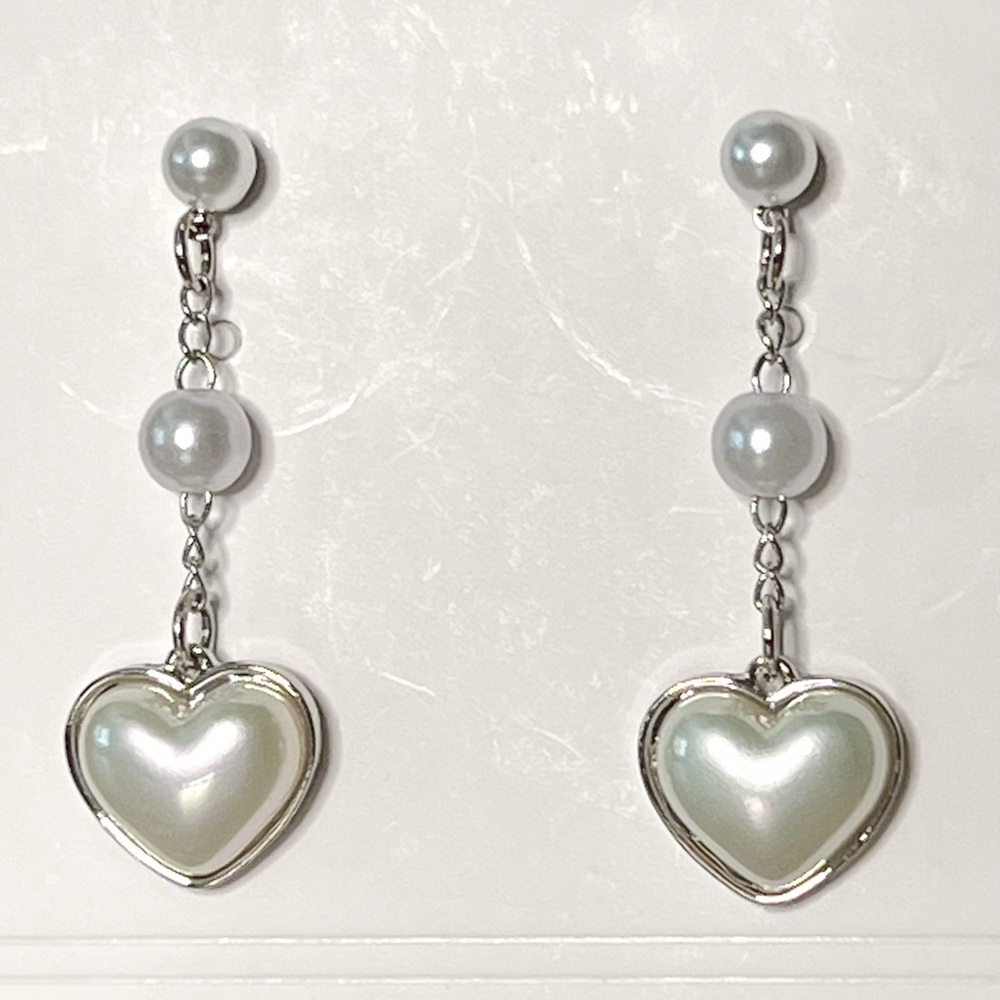 NEW | pearl heart dangle earrings
